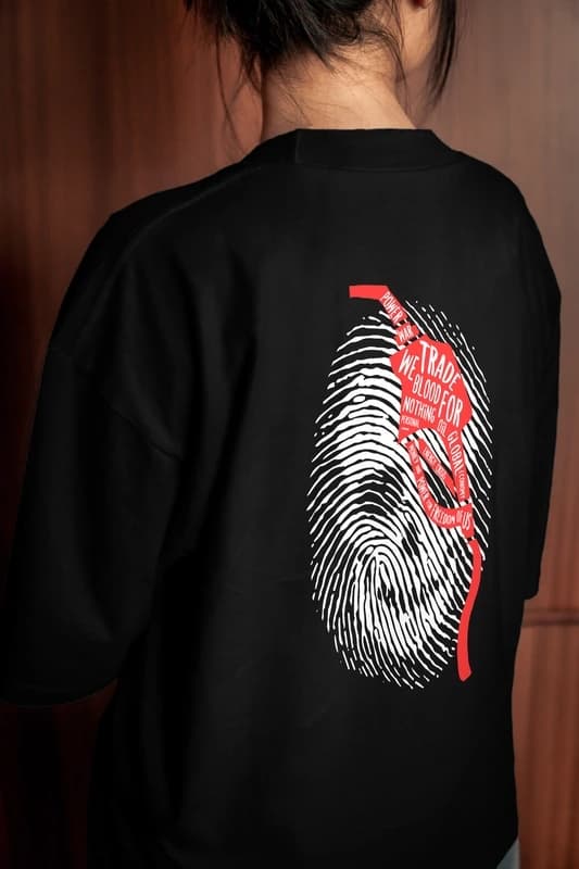 صورة T-shirt Blood For Oil
